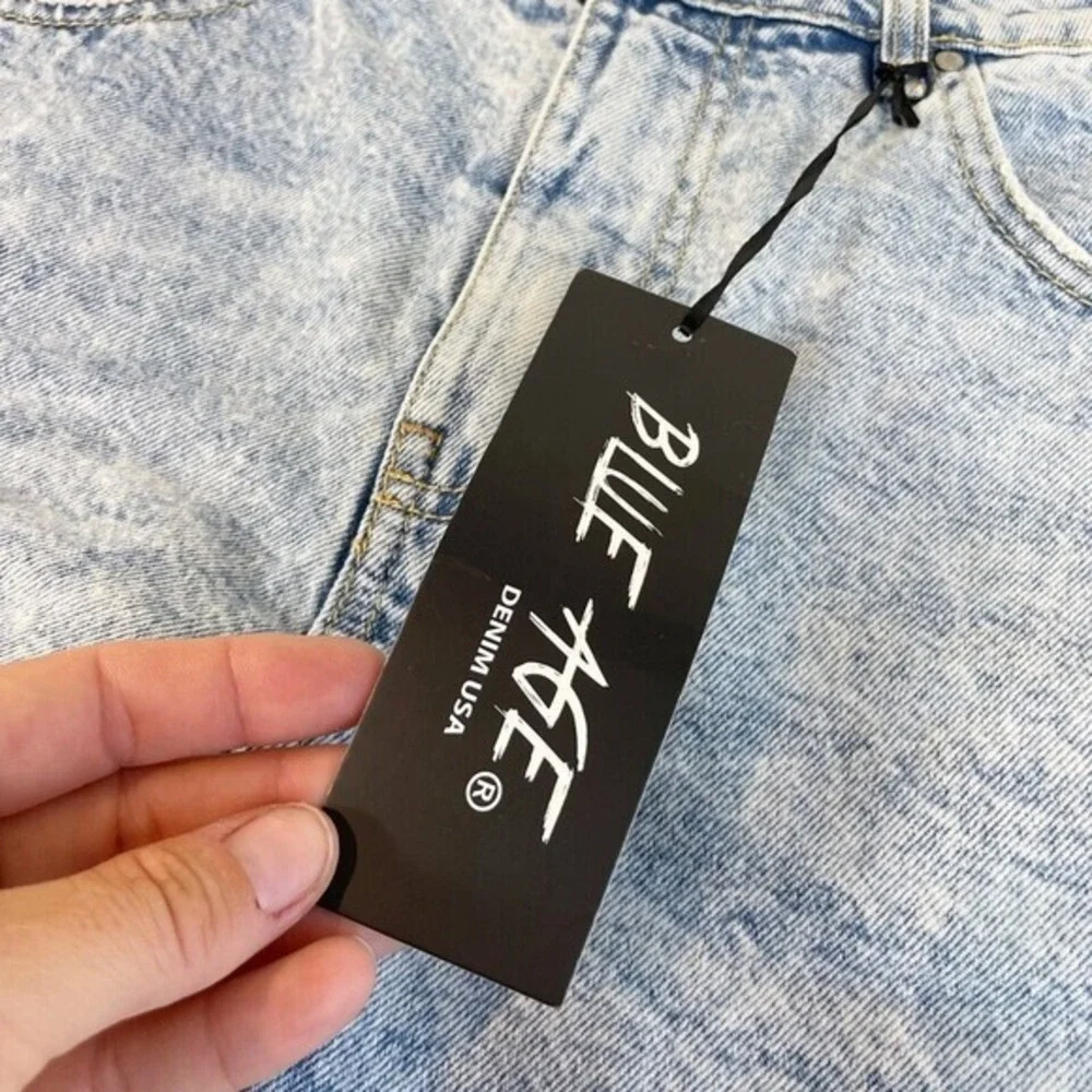 Blue Age High Rise Cut‎ Off Shorts Womens Size L Blue Light Denim Raw Hem NEW